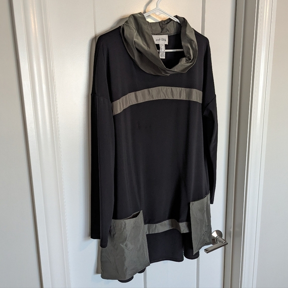 Joseph Ribkoff Black and Avocado Mixed Material Tunic Top sz 16 - Picture 3 of 5